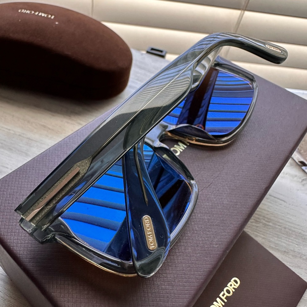 Tom Ford Sunglasses - Picture 6 of 11